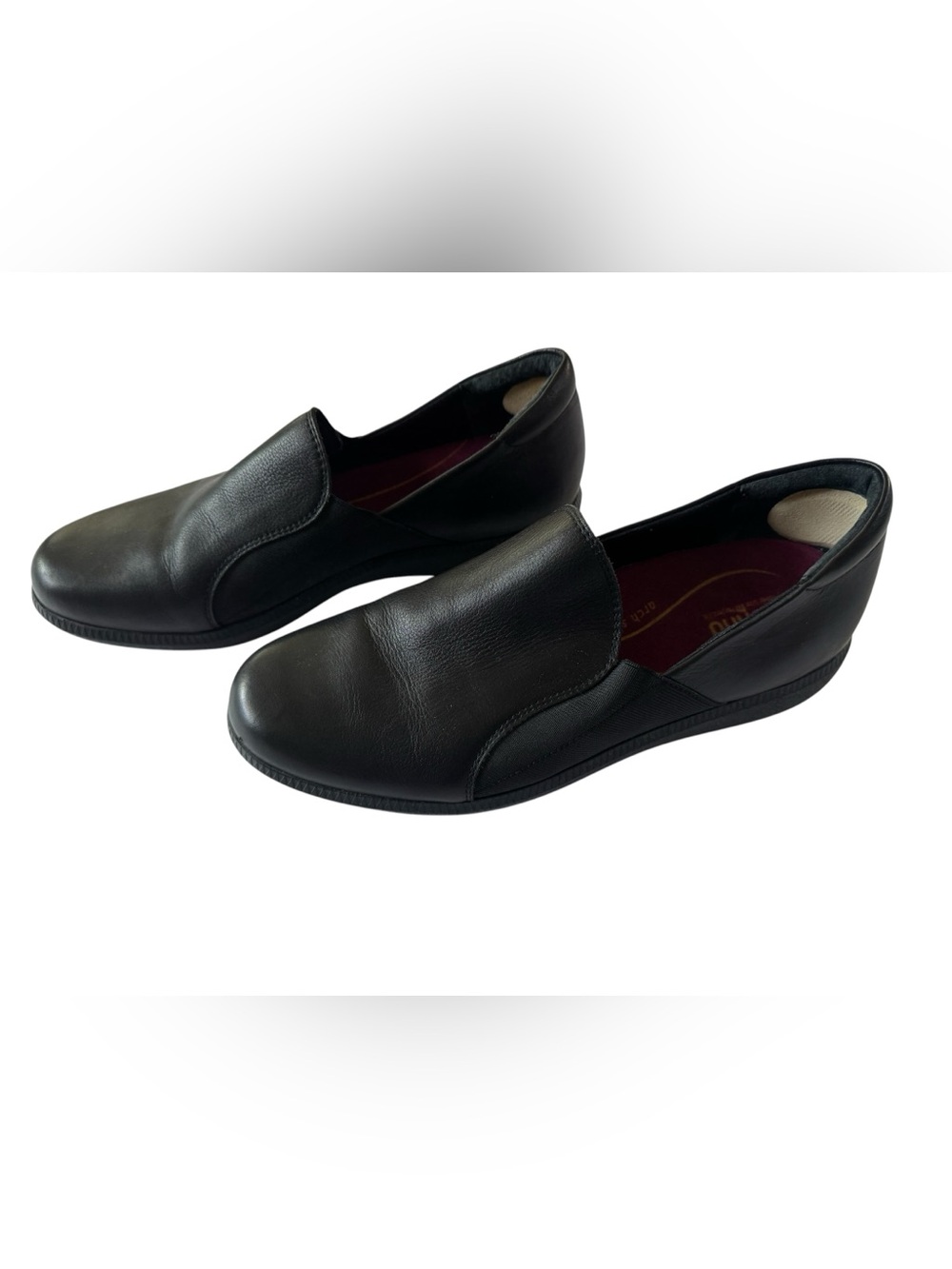 MUNRO Women's Clay Black leather comfortable 10 W wide slip on